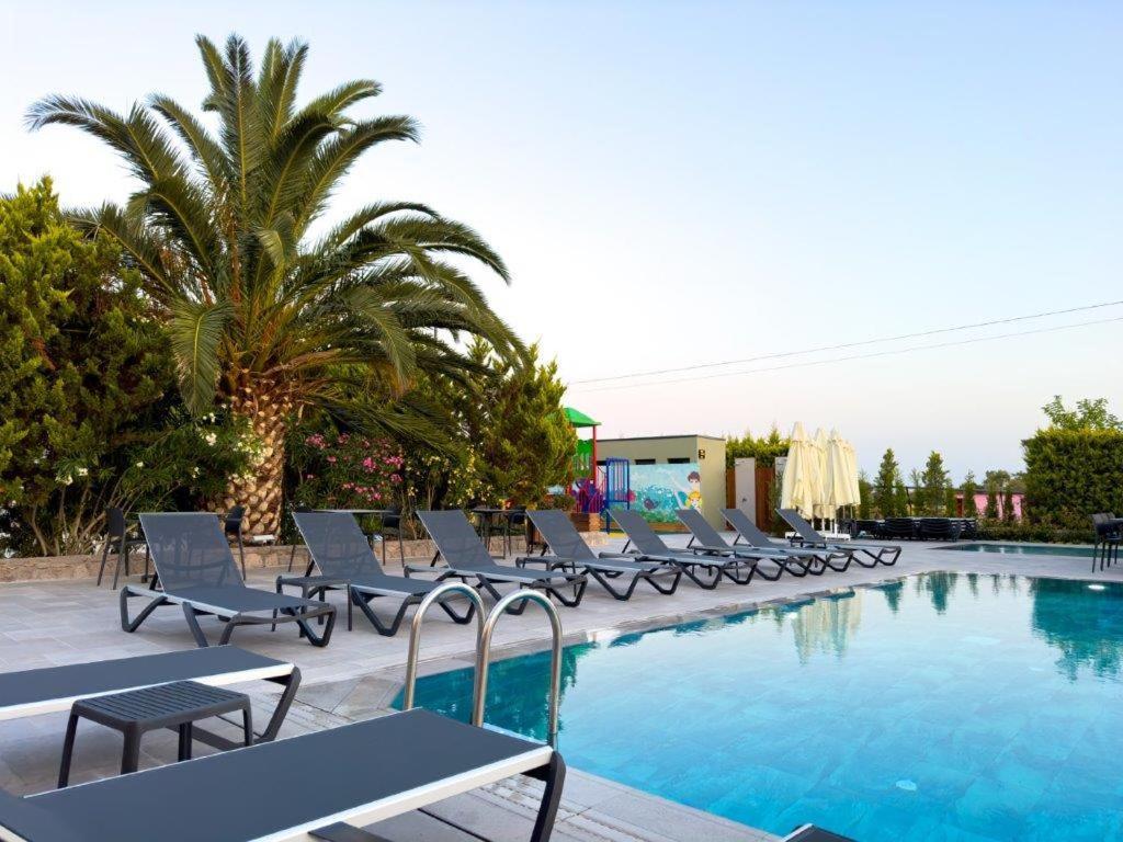 Club Kavala Beach Hotel Assos Екстер'єр фото